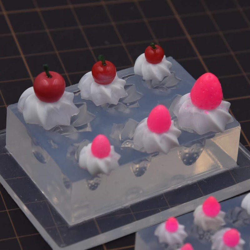 Mini 3D Cream of Cone Strawber - огляд і ціна Baby Products Cream